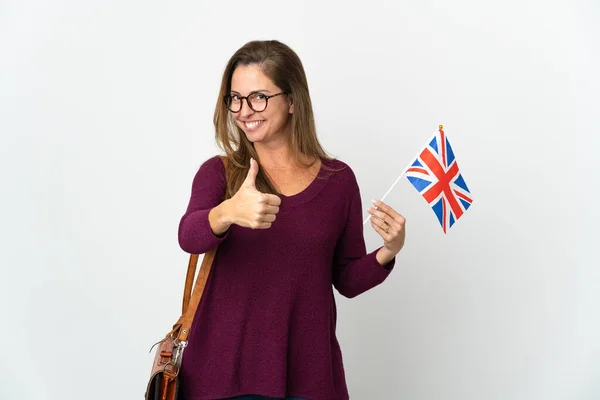 Бразильская Женщина Средних Лет Флагом Великобритании Белом Фоне Большим Пальцем — стоковое фото