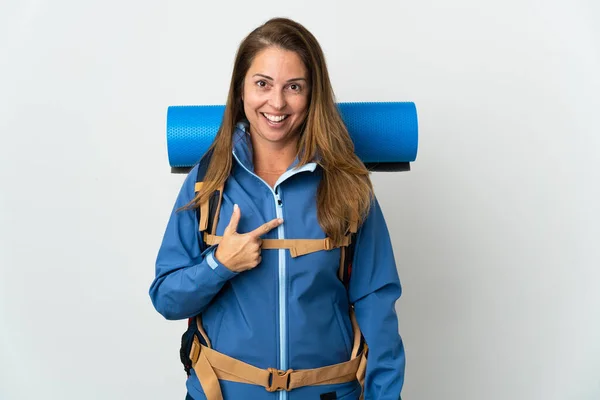 Middle Age Mountaineer Woman Big Backpack Isolated Background Surprise Facial — Stock Photo, Image