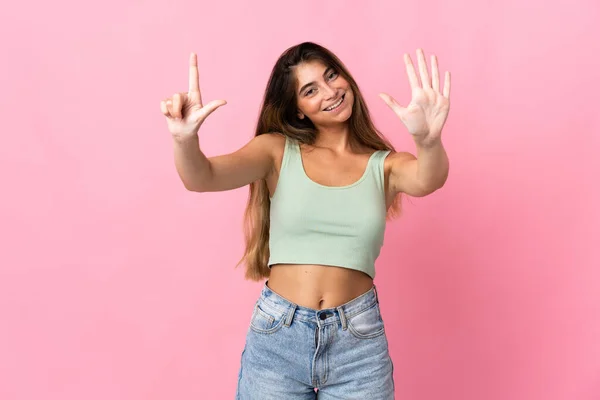 Jonge Kaukasische Vrouw Geïsoleerd Roze Achtergrond Tellen Zeven Met Vingers — Stockfoto