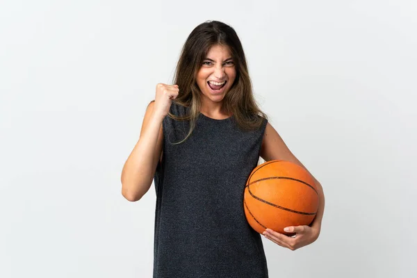 Mujer Joven Jugando Baloncesto Aislada Sobre Fondo Blanco Celebrando Una —  Fotos de Stock