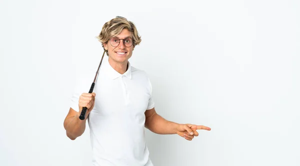 Inglês Homem Jogando Golfe Apontando Dedo Para Lado — Fotografia de Stock