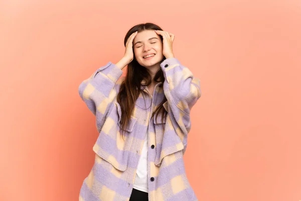 Fiatal Ukrán Lány Elszigetelt Rózsaszín Háttér Nevetés — Stock Fotó