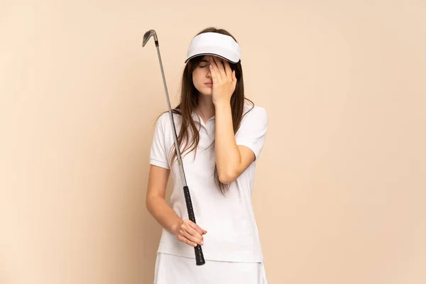 Joven Chica Golfista Ucraniana Aislada Sobre Fondo Beige Con Expresión — Foto de Stock