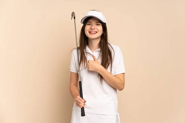 Joven Chica Golfista Ucraniano Aislado Sobre Fondo Beige Dando Gesto — Foto de Stock