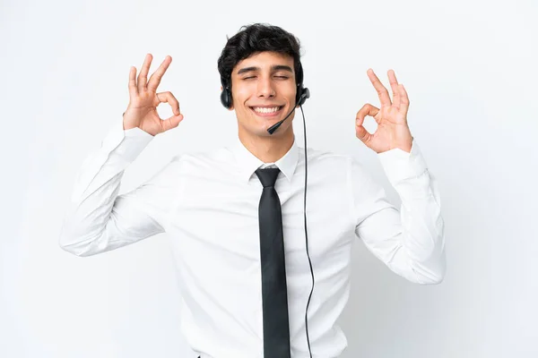 Telemarketer Homem Trabalhando Com Fone Ouvido Isolado Fundo Branco Pose — Fotografia de Stock