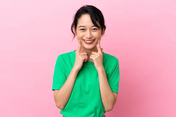 Young Vietnamese Woman Isolated Pink Background Smiling Happy Pleasant Expression — Stock Photo, Image