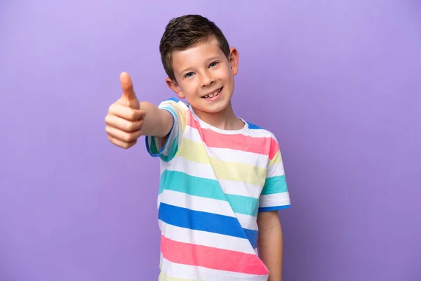 Niño Aislado Sobre Fondo Púrpura Con Los Pulgares Hacia Arriba —  Fotos de Stock