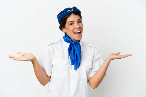 비행기의 스튜어디스 Stewardess 충격적 표정으로 배경에 고립된 여성을 말했다 — 스톡 사진