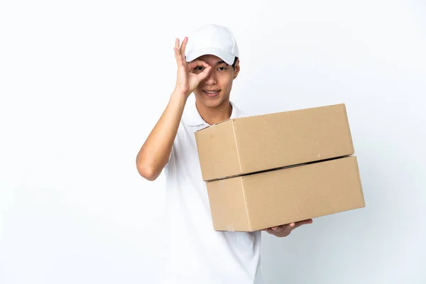 Delivery Chinese Man Isolated White Background Showing Sign Fingers — Stock Photo, Image