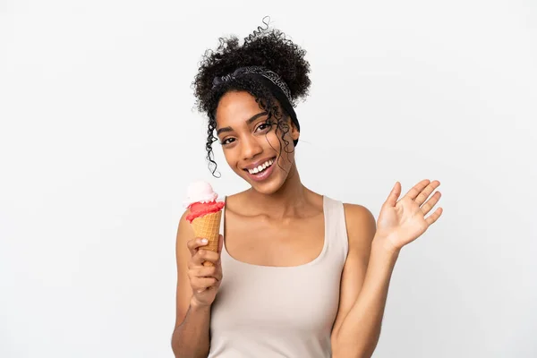 Joven Mujer Afroamericana Con Helado Corneta Aislado Sobre Fondo Blanco —  Fotos de Stock