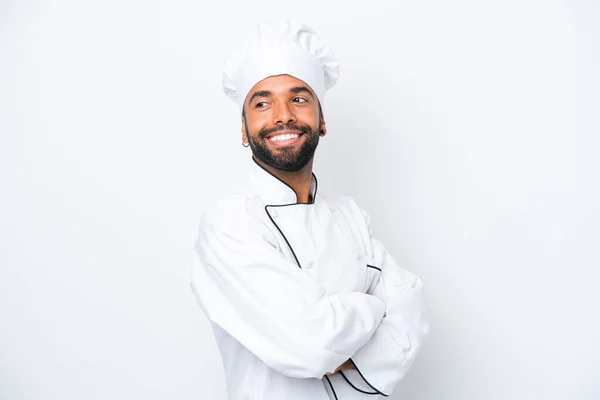 Joven Chef Brasileño Aislado Sobre Fondo Blanco Con Los Brazos —  Fotos de Stock