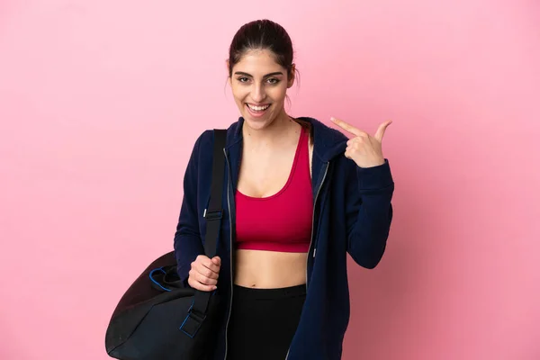 Jeune Femme Caucasienne Sportive Avec Sac Sport Isolé Sur Fond — Photo