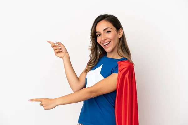 Super Hjälte Kvinna Över Isolerad Vit Bakgrund Pekar Finger Sidan — Stockfoto