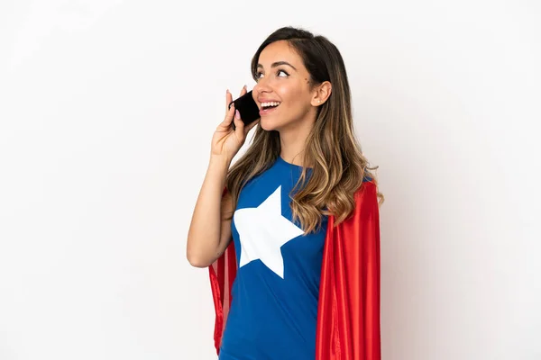 Super Hjälte Kvinna Över Isolerad Vit Bakgrund Hålla Ett Samtal — Stockfoto
