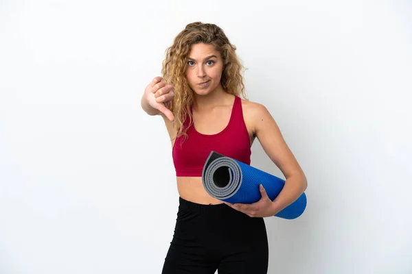 Ung Sport Blond Kvinna Till Yogaklasser Samtidigt Som Man Håller — Stockfoto