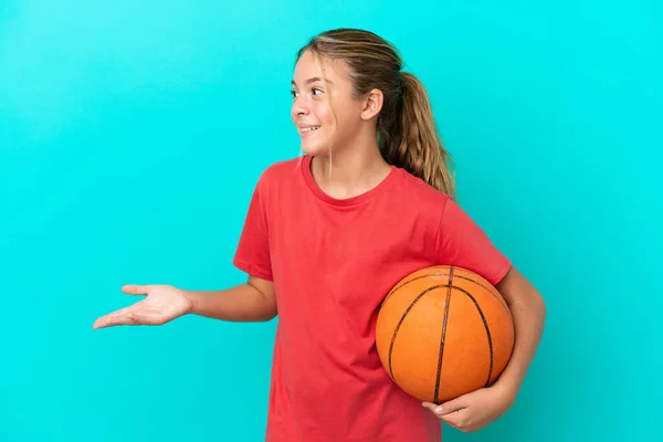 Little Caucasian Girl Playing Basketball Isolated Blue Background Surprise Expression — Foto de Stock