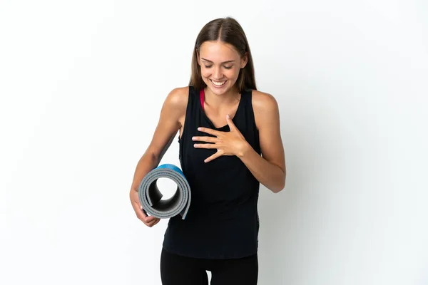 Deportiva Yendo Clases Yoga Mientras Sostiene Una Esterilla Sobre Fondo —  Fotos de Stock