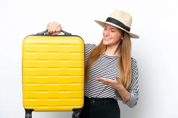 Mulher Caucasiana Jovem Isolado Fundo Branco Férias Com Mala Viagem — Fotografia de Stock