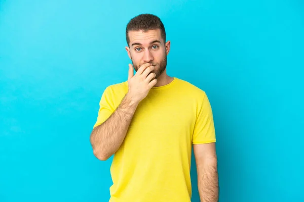 Young Handsome Caucasian Man Isolated Blue Background Surprised Shocked While — Stock Photo, Image