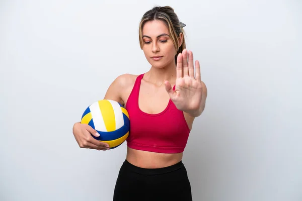 Joven Mujer Caucásica Jugando Voleibol Aislado Sobre Fondo Blanco Haciendo — Foto de Stock