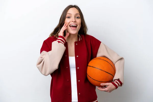 Young Caucasian Woman Playing Basketball Isolated White Background Surprise Shocked — ストック写真