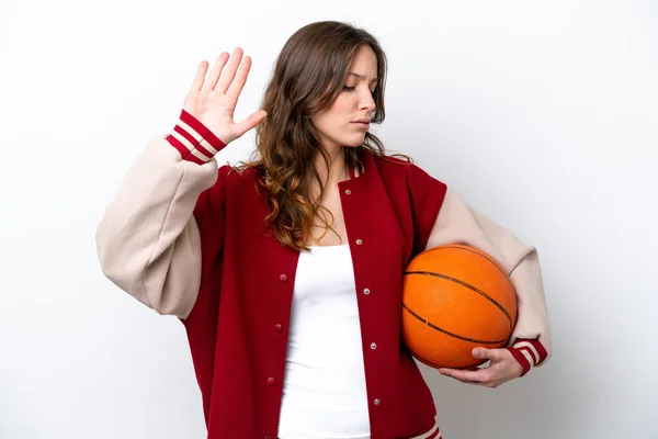 Jovem Caucasiana Jogando Basquete Isolado Fundo Branco Fazendo Parar Gesto — Fotografia de Stock