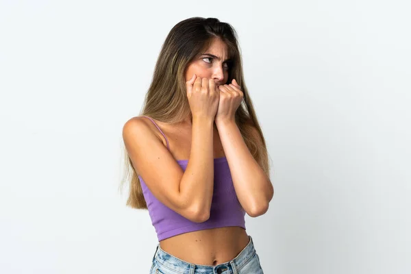 Jeune Femme Caucasienne Isolée Sur Fond Blanc Nerveux Effrayé Mettre — Photo