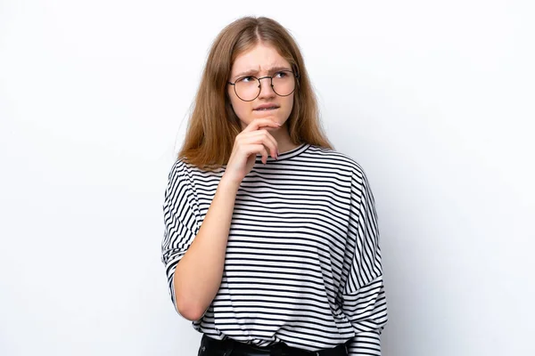 Teenager Rusky Dívka Izolované Bílém Pozadí Pochybnostmi Myšlení — Stock fotografie