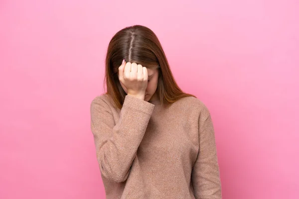 Teenager Russische Mädchen Isoliert Auf Rosa Hintergrund Mit Kopfschmerzen — Stockfoto