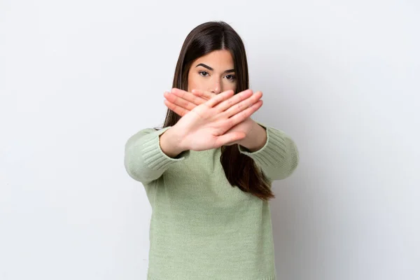 Jonge Braziliaanse Vrouw Geïsoleerd Witte Achtergrond Maken Stop Gebaar Met — Stockfoto