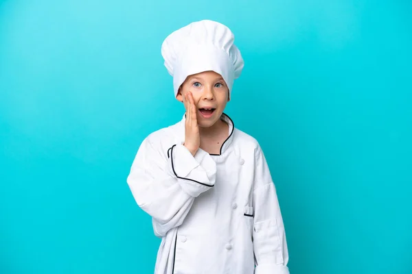 Pequeño Chef Aislado Sobre Fondo Azul Con Sorpresa Expresión Facial — Foto de Stock