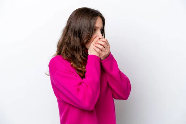 Young Caucasian Woman Isolated White Background Covering Mouth Looking Side — Stock Photo, Image