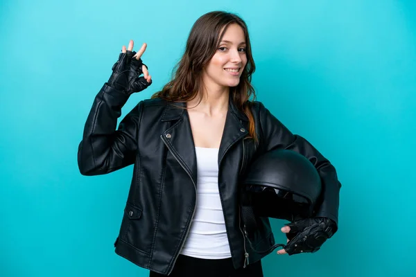 Mujer Joven Caucásica Con Casco Motocicleta Aislado Sobre Fondo Azul —  Fotos de Stock