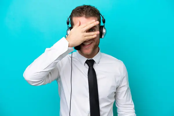 Telemarketer Caucasian Man Working Headset Isolated Blue Background Covering Eyes — Foto de Stock