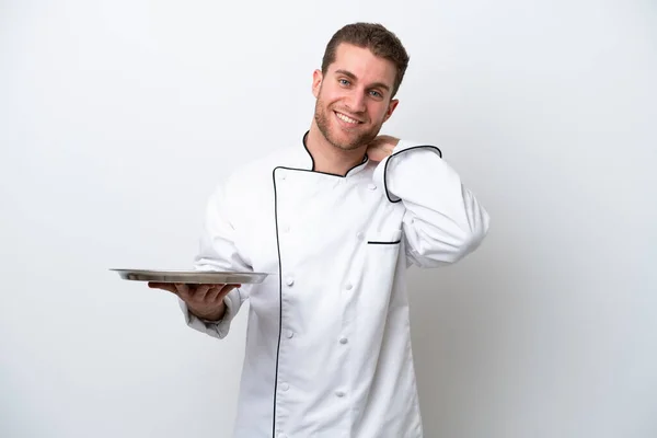 Jeune Chef Caucasien Avec Plateau Isolé Sur Fond Blanc Riant — Photo