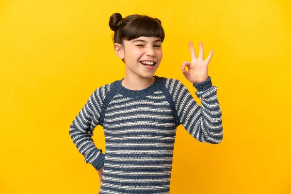 Little Caucasian Girl Isolated Yellow Background Showing Sign Fingers — Stock Photo, Image