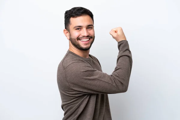 Jonge Braziliaanse Man Geïsoleerd Witte Achtergrond Doen Sterke Gebaar — Stockfoto