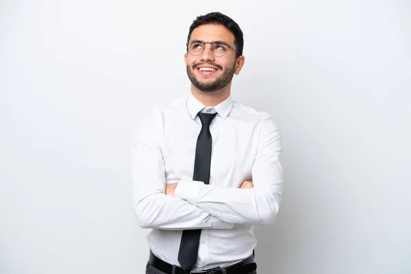 Επιχειρηματίας Βραζιλιάνος Άνθρωπος Απομονώνονται Λευκό Φόντο Κοιτάζοντας Ψηλά Ενώ Χαμογελά — Φωτογραφία Αρχείου