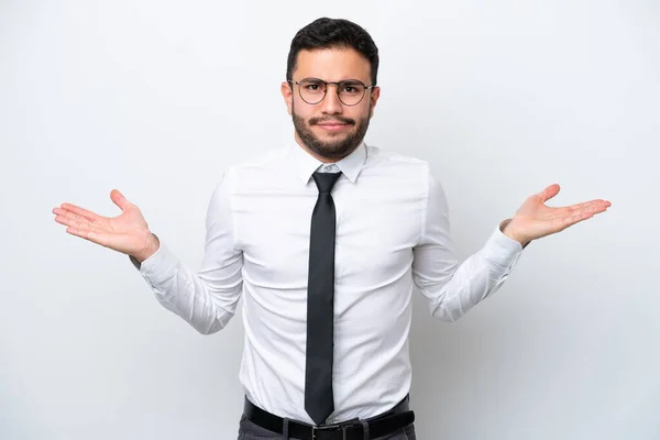 Zakelijke Braziliaanse Man Geïsoleerd Witte Achtergrond Met Twijfels Tijdens Het — Stockfoto