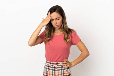 Baş ağrısı olan izole bir geçmişi olan genç bir kadın.
