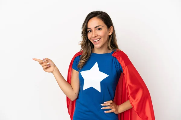 Super Hjälte Kvinna Över Isolerad Vit Bakgrund Pekar Finger Sidan — Stockfoto