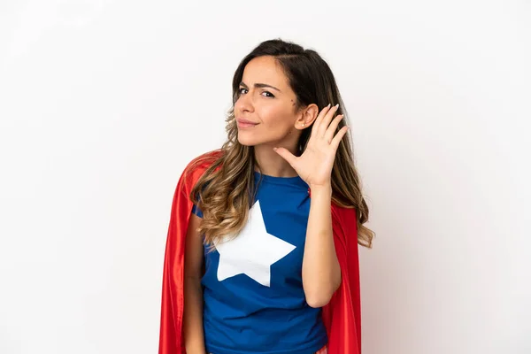 Super Hjälte Kvinna Över Isolerad Vit Bakgrund Lyssna Något Genom — Stockfoto