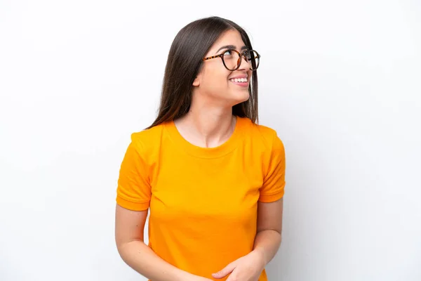 Jonge Blanke Vrouw Geïsoleerd Witte Achtergrond Kijken Naar Zijkant Glimlachen — Stockfoto