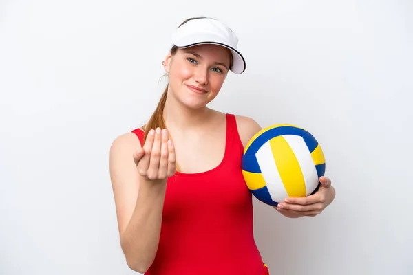Молода Біла Жінка Грає Волейбол Ізольовано Білому Тлі Запрошуючи Прийти — стокове фото