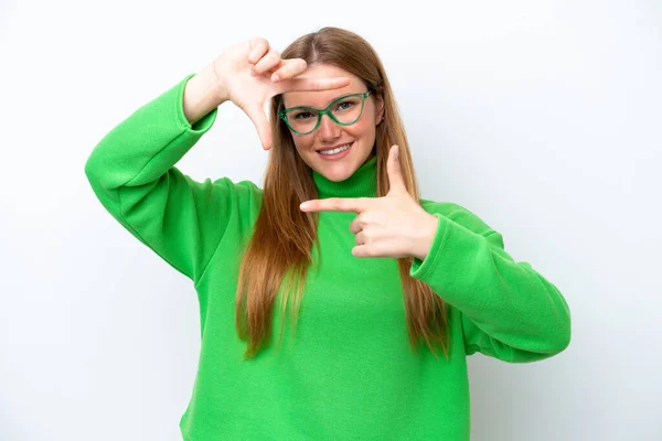 Giovane Donna Caucasica Isolata Sfondo Bianco Volto Messa Fuoco Simbolo — Foto Stock