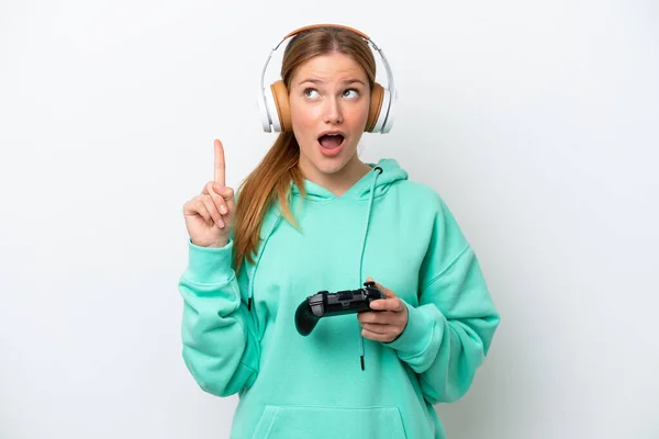 Giovane Donna Caucasica Che Gioca Con Controller Videogiochi Isolato Sfondo — Foto Stock