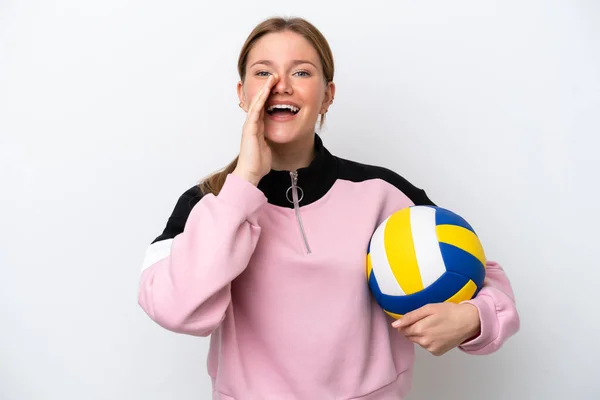 Young Caucasian Woman Playing Volleyball Isolated White Background Shouting Mouth — ストック写真