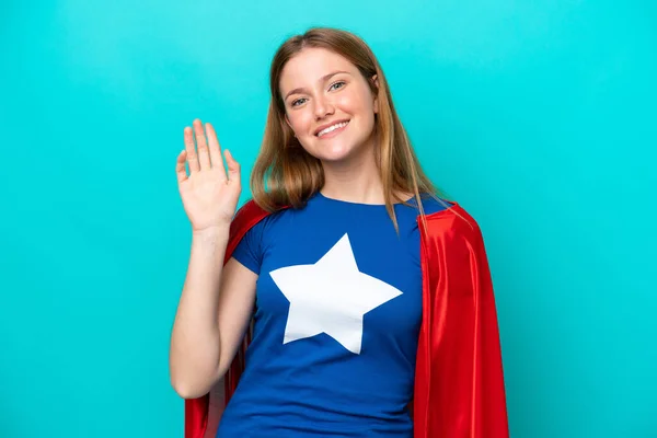 Süper Kahraman Beyaz Kadın Mavi Arka Planda Izole Edilmiş Mutlu — Stok fotoğraf