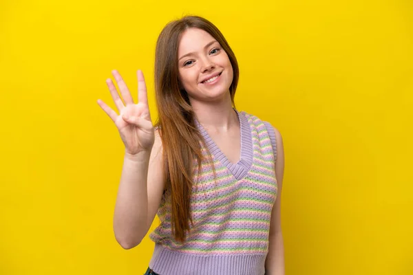 Junge Kaukasische Frau Isoliert Auf Gelbem Hintergrund Glücklich Und Zählt — Stockfoto