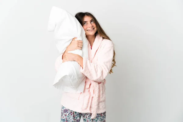 Jonge Kaukasische Vrouw Geïsoleerd Witte Achtergrond Pyjama Het Houden Van — Stockfoto